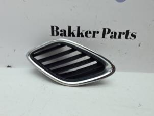 Gebruikte Grille Saab 9-3 Sport Estate (YS3F) 1.9 TiD Prijs € 20,00 Margeregeling aangeboden door Bakker Parts