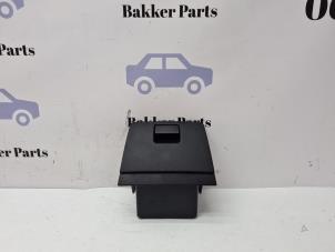 Gebruikte Opbergvak BMW X3 (F25) xDrive35i 3.0 24V Prijs € 75,00 Margeregeling aangeboden door Bakker Parts