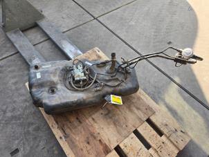 Gebruikte Tank adblue Mercedes ML III (166) 2.1 ML-250 CDI 16V BlueTEC 4-Matic Prijs € 475,00 Margeregeling aangeboden door Bakker Parts