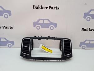 Gebruikte Luchtrooster Dashboard Volkswagen Sharan (7N) 2.0 TDI 16V Prijs € 30,00 Margeregeling aangeboden door Bakker Parts