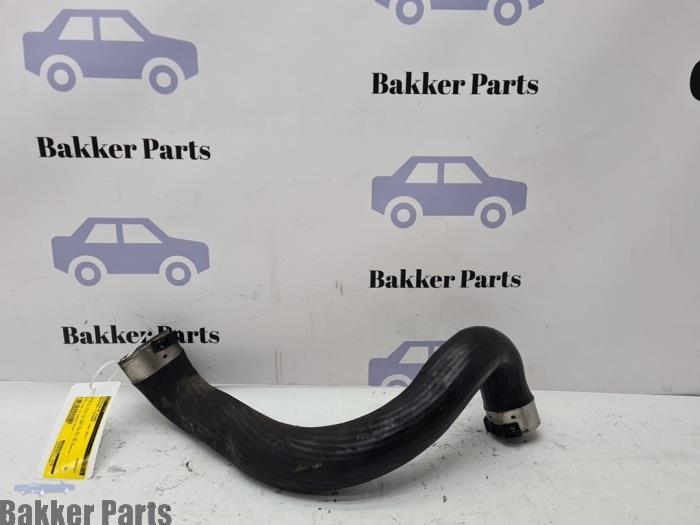 Gebruikte Intercooler Slang Mercedes C (C204) 1.8 C-180 CGI 16V BlueEfficiency Prijs € 25,00 Margeregeling aangeboden door Bakker Parts