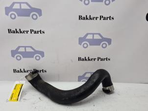 Gebruikte Intercooler Slang Mercedes C (C204) 1.8 C-180 CGI 16V BlueEfficiency Prijs € 25,00 Margeregeling aangeboden door Bakker Parts