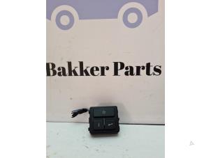 Gebruikte Schakelaar Volkswagen Passat Variant (3C5) 2.0 TDI 140 4Motion Prijs € 30,00 Margeregeling aangeboden door Bakker Parts