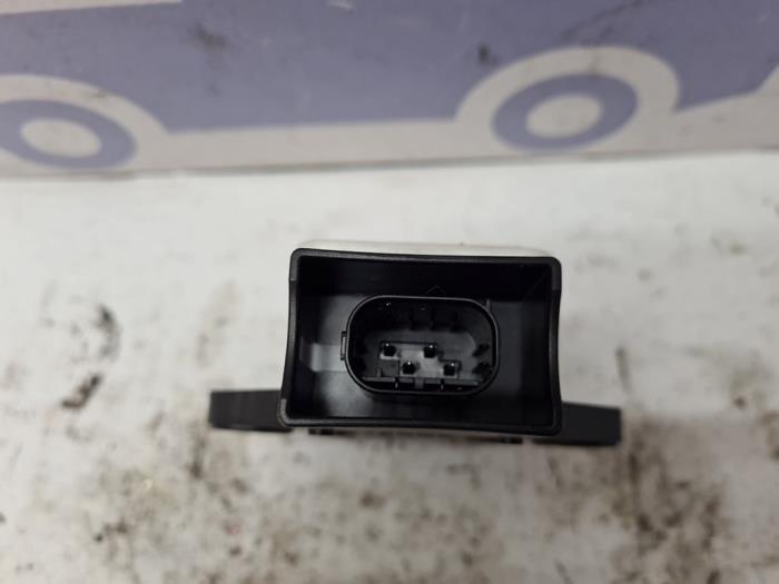 Esp Duo Sensor van een Nissan Qashqai (J10) 1.6 dCi Pure Drive 2011