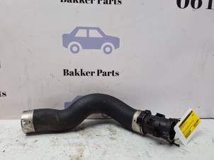 Gebruikte Intercooler Buis BMW 1 serie (F20) 116d 1.6 16V Efficient Dynamics Prijs € 75,00 Margeregeling aangeboden door Bakker Parts