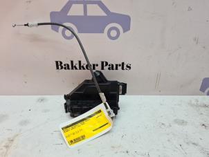 Gebruikte Deurslot Mechaniek 2Deurs rechts Peugeot Expert (V1/VA/VB/VE/VF/VT/VY) 2.0 Blue HDi 120 16V 4x4 Prijs € 75,00 Margeregeling aangeboden door Bakker Parts