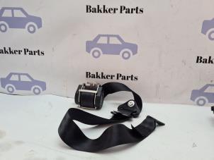 Gebruikte Veiligheidsgordel links-achter Renault Grand Scénic III (JZ) 1.2 16V TCe 130 Prijs € 40,00 Margeregeling aangeboden door Bakker Parts