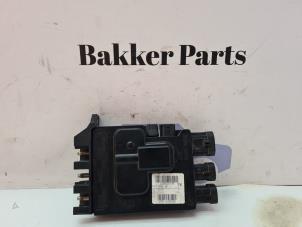 Gebruikte Spanningsregelaar Renault Grand Scénic III (JZ) 1.2 16V TCe 130 Prijs € 35,00 Margeregeling aangeboden door Bakker Parts