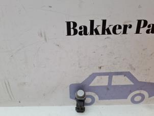 Gebruikte PDC Sensor Renault Grand Scénic III (JZ) 1.2 16V TCe 130 Prijs € 22,50 Margeregeling aangeboden door Bakker Parts