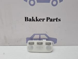 Gebruikte Binnenverlichting voor Renault Grand Scénic III (JZ) 1.2 16V TCe 130 Prijs € 19,95 Margeregeling aangeboden door Bakker Parts