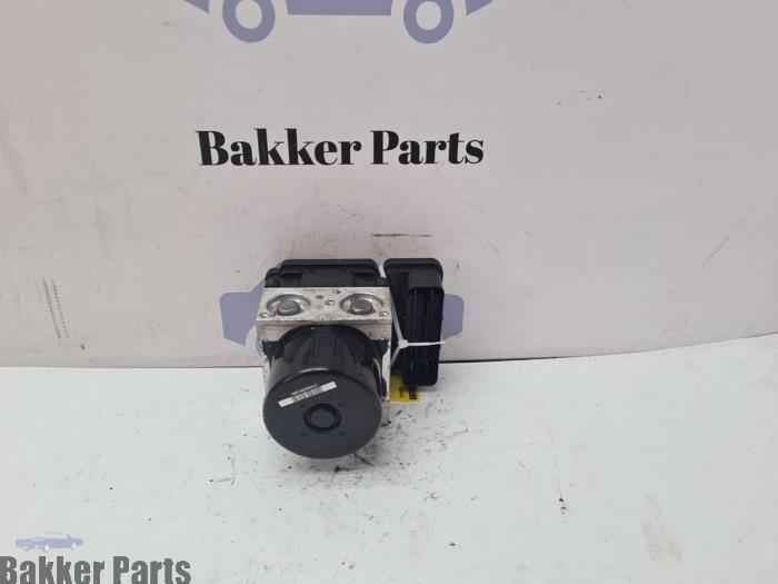 Gebruikte ABS Pomp Ford Focus 3 1.6 TDCi 115 Prijs € 80,00 Margeregeling aangeboden door Bakker Parts