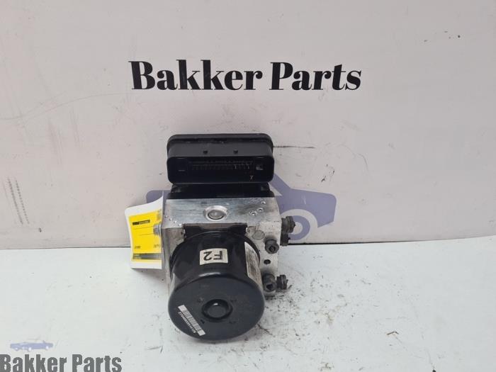Gebruikte ABS Pomp Ford Fiesta 6 (JA8) 1.6 TDCi 95 Prijs € 175,00 Margeregeling aangeboden door Bakker Parts