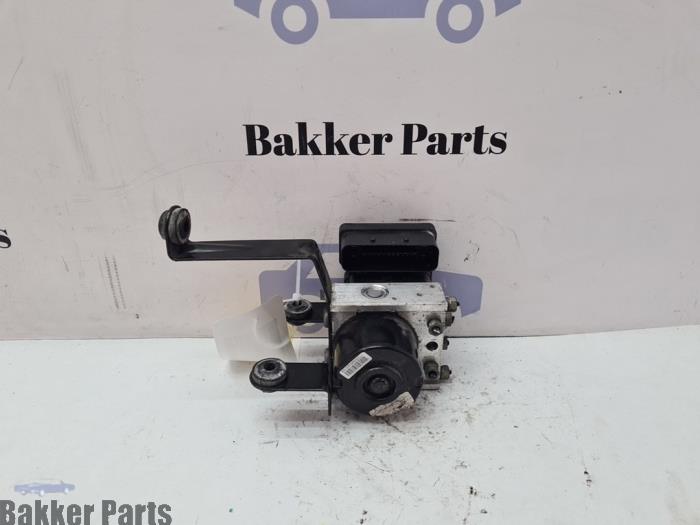 Gebruikte ABS Pomp Ford Focus 2 Wagon 2.0 16V Prijs € 25,00 Margeregeling aangeboden door Bakker Parts