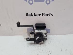 Gebruikte ABS Pomp Ford Focus 2 Wagon 2.0 16V Prijs € 25,00 Margeregeling aangeboden door Bakker Parts