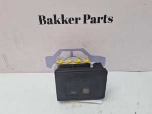 Gebruikte ABS Pomp Ford Fiesta 7 1.5 TDCi 85 Prijs € 240,00 Margeregeling aangeboden door Bakker Parts