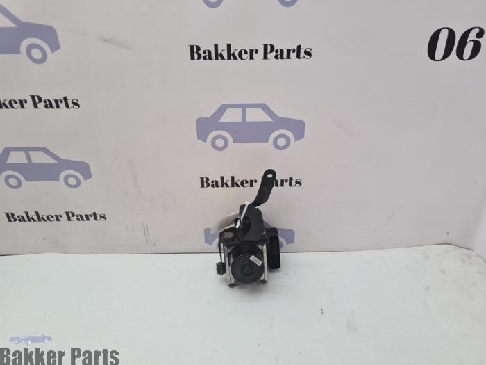 Gebruikte ABS Pomp Ford Fiesta 6 (JA8) 1.4 TDCi Prijs € 100,00 Margeregeling aangeboden door Bakker Parts