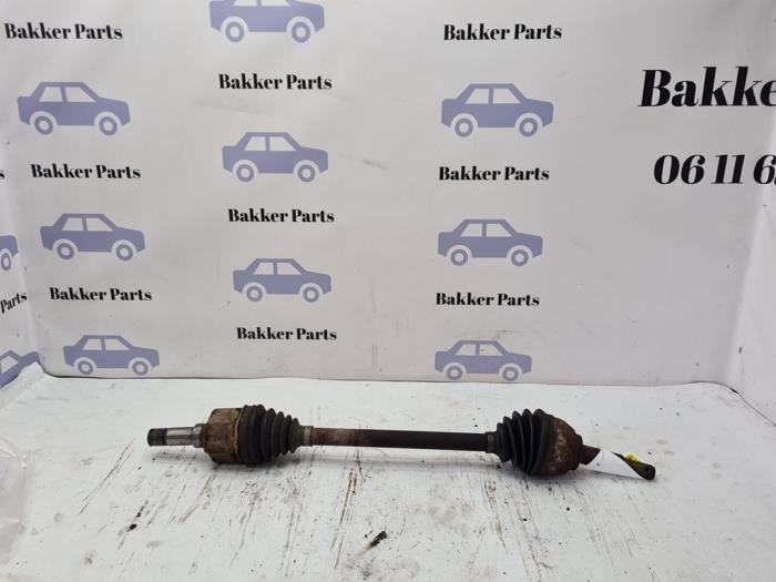 Aandrijfas links-voor van een Ford Transit 2.0 TDdi 16V 300M 2006