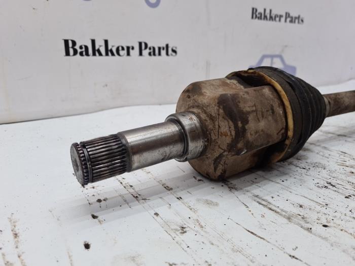 Aandrijfas links-voor van een Ford Transit 2.0 TDdi 16V 300M 2006