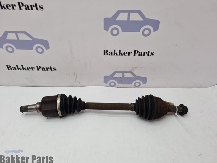 Gebruikte Aandrijfas links-voor Ford Fusion 1.25 16V Prijs € 40,00 Margeregeling aangeboden door Bakker Parts