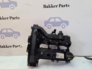 Gebruikte Kleppendeksel Ford B-Max (JK8) 1.0 EcoBoost 12V 125 Prijs € 60,00 Margeregeling aangeboden door Bakker Parts