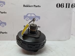 Gebruikte Rembekrachtiger Renault Espace (JK) 2.0 16V Turbo Prijs € 100,00 Margeregeling aangeboden door Bakker Parts