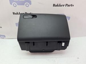Gebruikte Dashboardkastje Volvo V40 (MV) 1.6 T3 GTDi 16V Prijs € 40,00 Margeregeling aangeboden door Bakker Parts