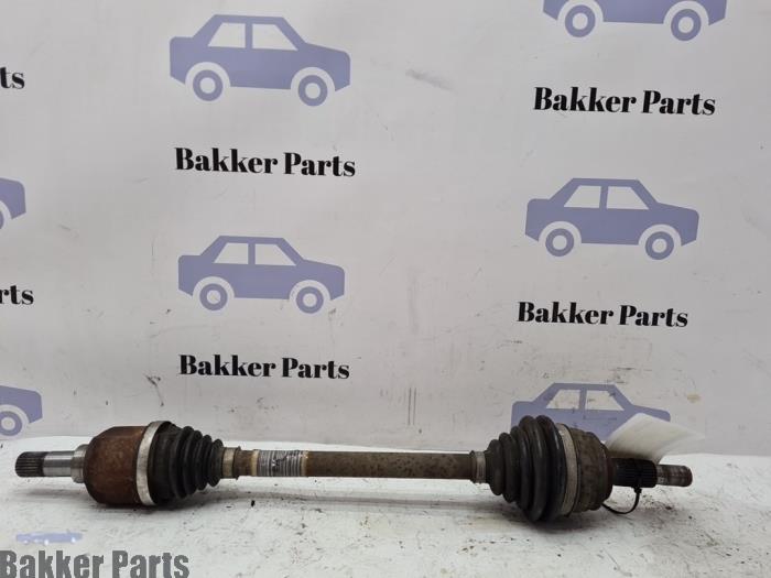 Gebruikte Steekas links-voor Peugeot 308 (L3/L8/LB/LH/LP) 1.2 12V VTi PureTech 82 Prijs € 75,00 Margeregeling aangeboden door Bakker Parts