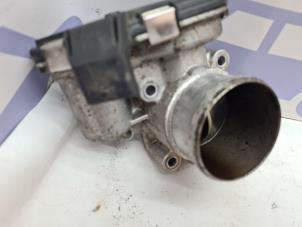 Gebruikte Gasklephuis Hyundai i40 CW (VFC) 1.7 CRDi 16V Prijs € 70,00 Margeregeling aangeboden door Bakker Parts