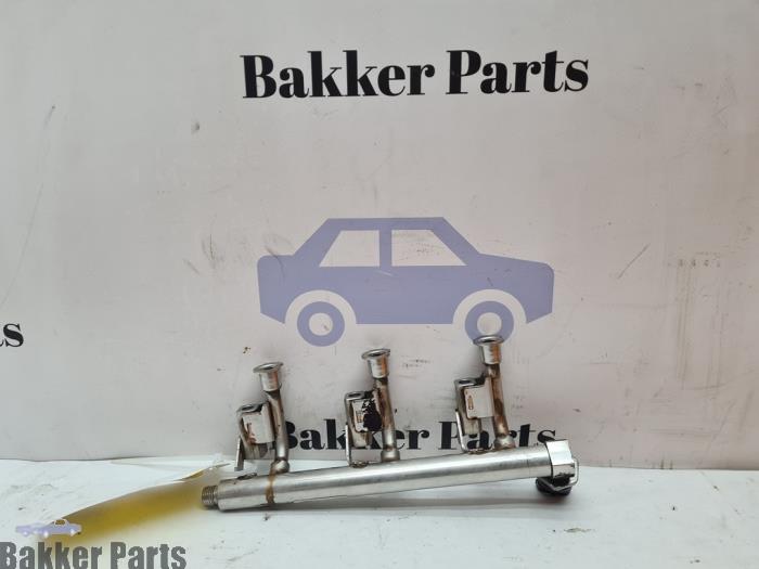 Gebruikte Injector brug Ford B-Max (JK8) 1.0 EcoBoost 12V 125 Prijs € 50,00 Margeregeling aangeboden door Bakker Parts