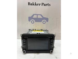 Gebruikte Radio CD Speler Volkswagen Scirocco (137/13AD) 1.4 TSI 160 16V Prijs € 150,00 Margeregeling aangeboden door Bakker Parts