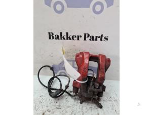 Gebruikte Remklauw (Tang) rechts-achter Mercedes S (W221) 4.0 S-420 CDI V8 32V Prijs € 75,00 Margeregeling aangeboden door Bakker Parts