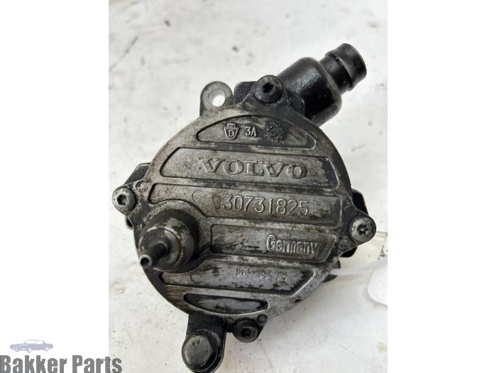 Gebruikte Vacuumpomp (Diesel) Volvo V70 (BW) 2.4 D5 20V 205 AWD Prijs € 50,00 Margeregeling aangeboden door Bakker Parts