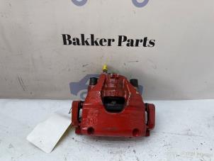 Gebruikte Remklauw (Tang) rechts-voor Ford Fiesta 7 1.0 EcoBoost 12V 100 Prijs € 45,00 Margeregeling aangeboden door Bakker Parts