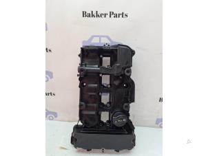 Gebruikte Kleppendeksel Mercedes C (C204) 1.8 C-180 CGI 16V BlueEfficiency Prijs € 60,00 Margeregeling aangeboden door Bakker Parts