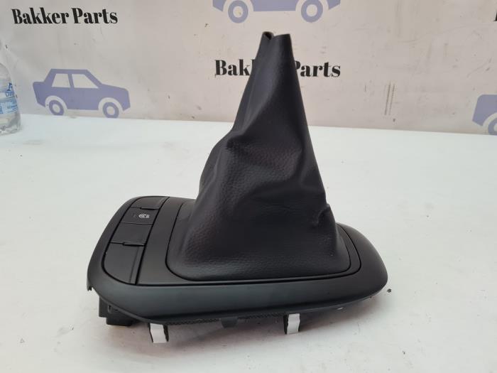 Versnellingspookhoes van een Kia Picanto (JA) 1.0 12V 2020