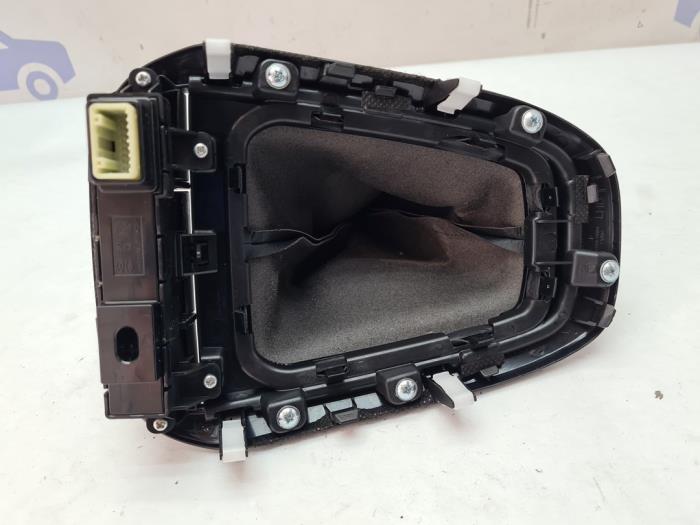 Versnellingspookhoes van een Kia Picanto (JA) 1.0 12V 2020