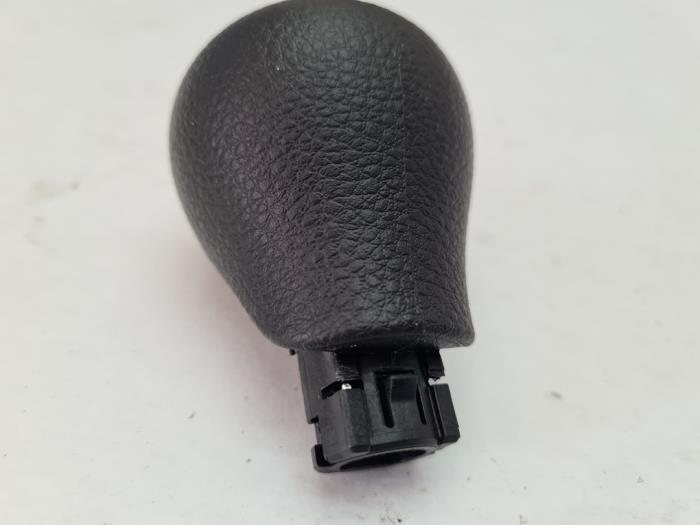 Versnellingspookhoes van een Kia Picanto (JA) 1.0 12V 2020