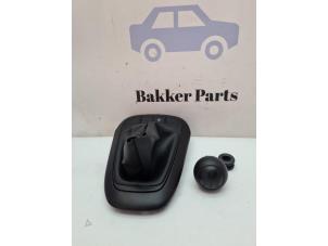 Gebruikte Versnellingspookhoes Kia Picanto (JA) 1.0 12V Prijs € 40,00 Margeregeling aangeboden door Bakker Parts