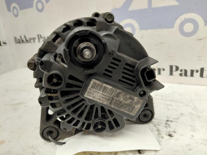 Dynamo van een Renault Megane III Grandtour (KZ) 1.5 dCi 110 2012