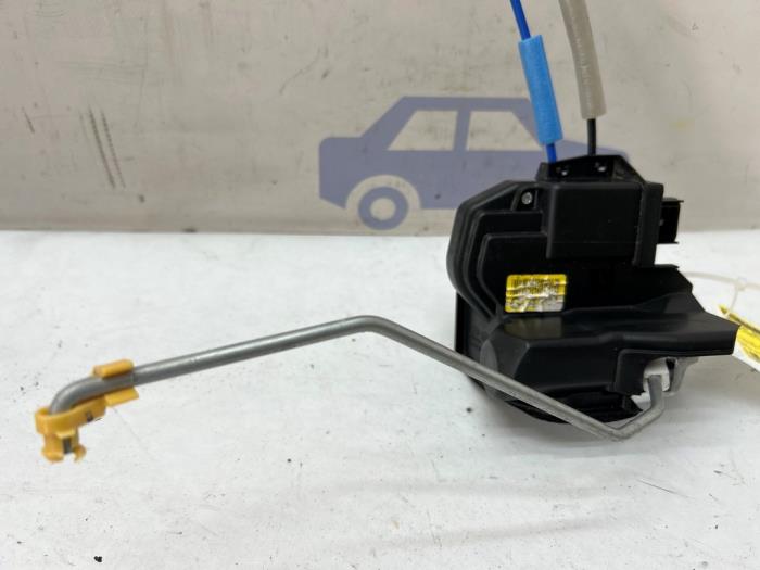 Portierslot Mechaniek 4Deurs rechts-voor van een Kia Picanto (JA) 1.0 12V 2020