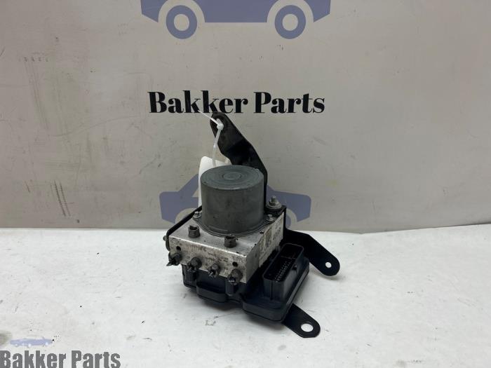 Gebruikte ABS Pomp Renault Kangoo Express (FW) 1.5 dCi 110 Prijs € 175,00 Margeregeling aangeboden door Bakker Parts