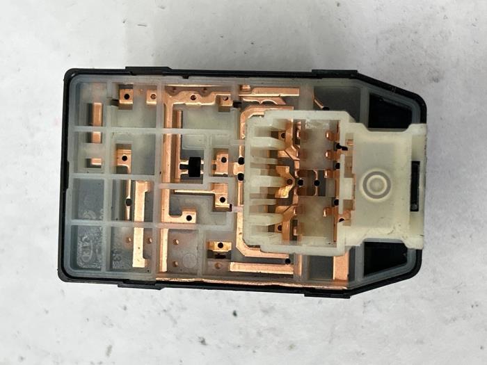 Spiegel Schakelaar van een Kia Picanto (JA) 1.0 12V 2020
