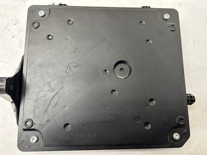 Computer Body Control van een Renault Megane III Grandtour (KZ) 1.5 dCi 110 2012