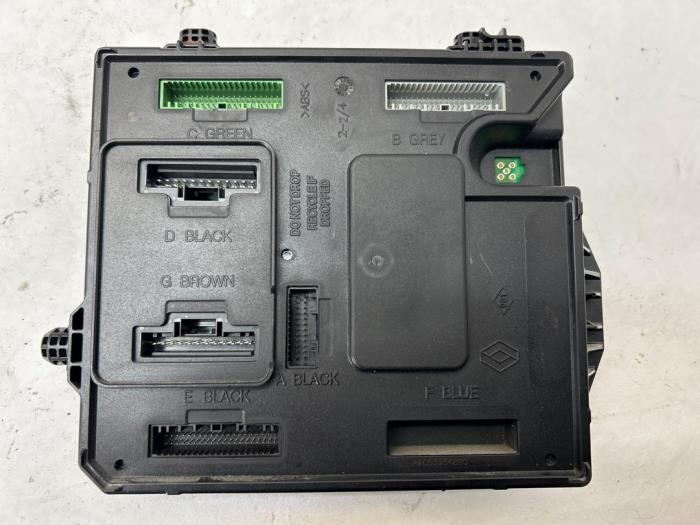 Computer Body Control van een Renault Megane III Grandtour (KZ) 1.5 dCi 110 2012