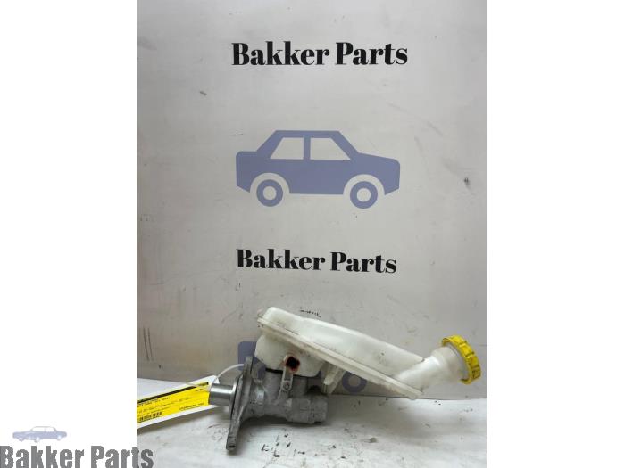Gebruikte Hoofdremcilinder Peugeot 2008 (CU) 1.6 Blue HDi 75 Prijs € 25,00 Margeregeling aangeboden door Bakker Parts