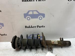 Gebruikte Mac Phersonpoot links-voor Peugeot 2008 (CU) 1.6 Blue HDi 75 Prijs € 60,00 Margeregeling aangeboden door Bakker Parts