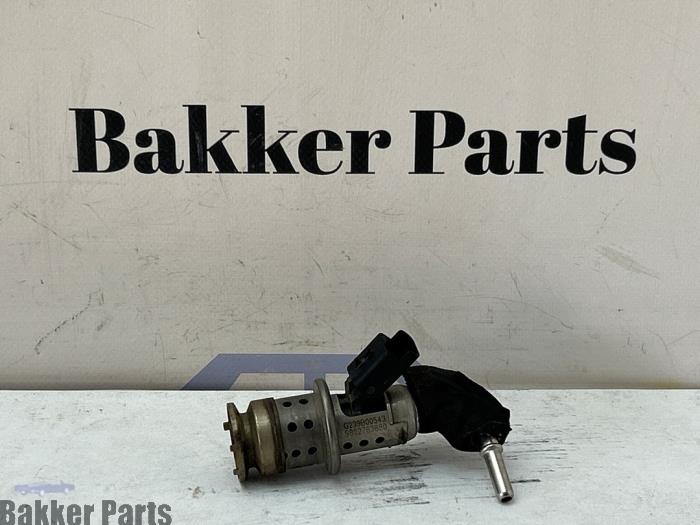 Gebruikte Injector adblue Peugeot 2008 (CU) 1.6 Blue HDi 75 Prijs € 60,00 Margeregeling aangeboden door Bakker Parts