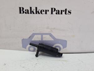 Gebruikte Koplampsproeier pomp Volkswagen Scirocco (137/13AD) 1.4 TSI 160 16V Prijs € 17,50 Margeregeling aangeboden door Bakker Parts