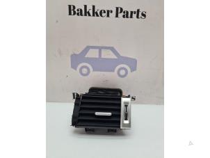 Gebruikte Luchtrooster Dashboard Landrover Range Rover Evoque (LVJ/LVS) 2.0 D 150 16V 5-drs. Prijs € 17,50 Margeregeling aangeboden door Bakker Parts