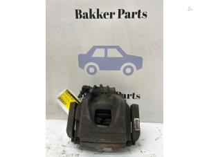 Gebruikte Remklauw (Tang) rechts-voor Citroen C5 III Tourer (RW) 1.6 16V THP 155 Prijs € 40,00 Margeregeling aangeboden door Bakker Parts